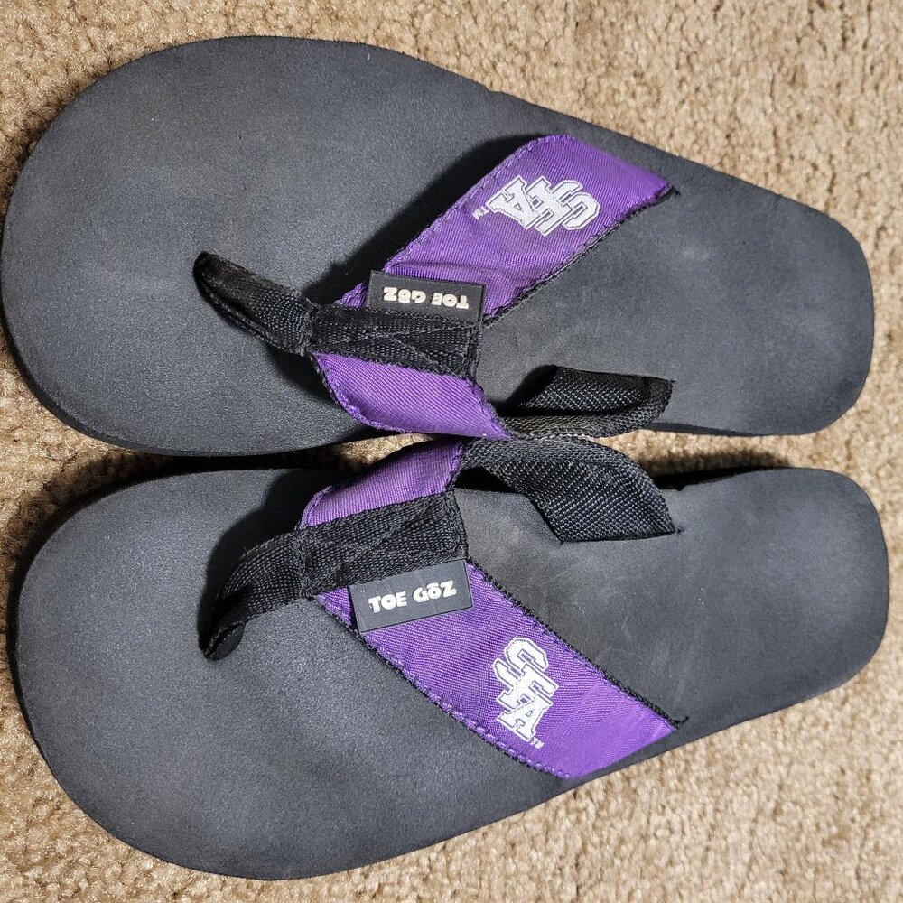 Stephen F. Austin State University Toe Goz flip flops size 6
